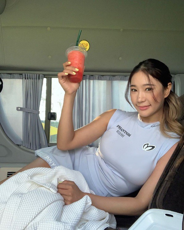 Thời gian gần đây nữ thần sân golf Hàn Quốc cũng cố gắng tiết chế trong cách lựa chọn trang phục để không quá hở hang, phản cảm và hạn chế chia sẻ về đời tư như gia đình hay chuyện tình cảm