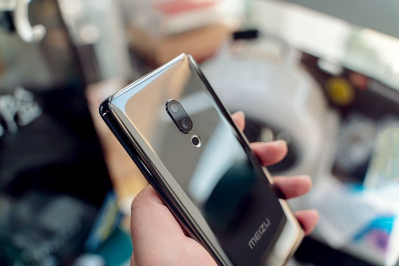 Meizu Zero sở hữu thiết lập camera kép 12MP Sony IMX380 f/1.8 OIS + 20MP Sony IMX350 f/2.6, tương tự như Meizu 16.