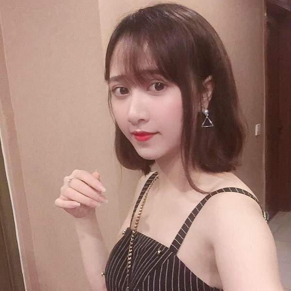 Có thể thấy mức độ quan tâm của cộng đồng mạng dành cho Hằng Đàm khi cô nàng xinh đẹp này sở hữu trang cá nhân hơn 30 nghìn lượt theo dõi.