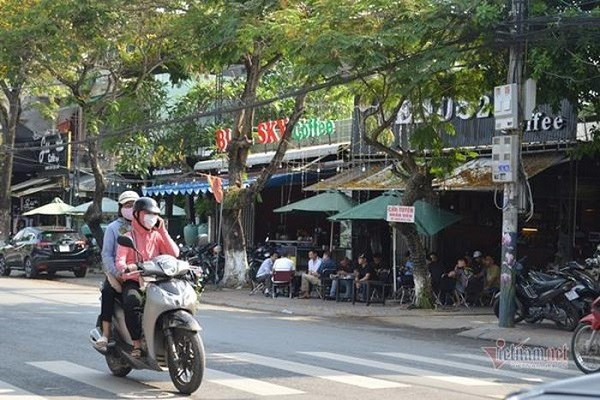 Đường Phan Đình Phùng lúc 8h sáng nay