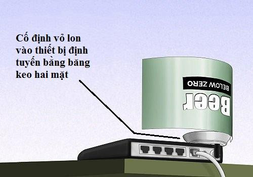 Đơn giản là bạn chỉ cần tạo một chảo thu sóng giống như chảo thu sóng parabol, sau đó ban hãy hướng hướng về nguồn phát Wifi và thiết bị cần sử dụng wifi sẽ ở phía trước chảo tự chế đó hướng đến. Như vậy sóng wifi sẽ nhanh chóng vươn tới nơi mà bạn muốn chúng đến.