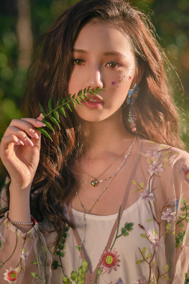 Hiện tại Amee vừa là ca sĩ, vừa là một nữ TikToker có tiếng trên MXH này. Ảnh: Facebook nhân vật