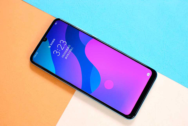 amera trước, Honor 9A đặt cảm biến chụp ảnh ở bên trong một notch giọt nước ở chính giữa phía trên màn hình. Cảm biến này có độ phân giải 8 megapixel với hỗ trợ làm đẹp thông minh.