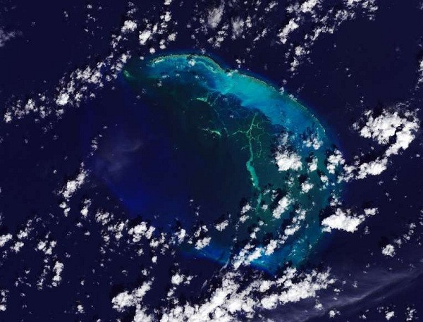 Cơn bão Walaka càn quét qua quần đảo Hawaii vào năm 2019 đã khiến khu vực rộng 4,4 ha - một phần của bãi cạn French Frigate chìm xuống.