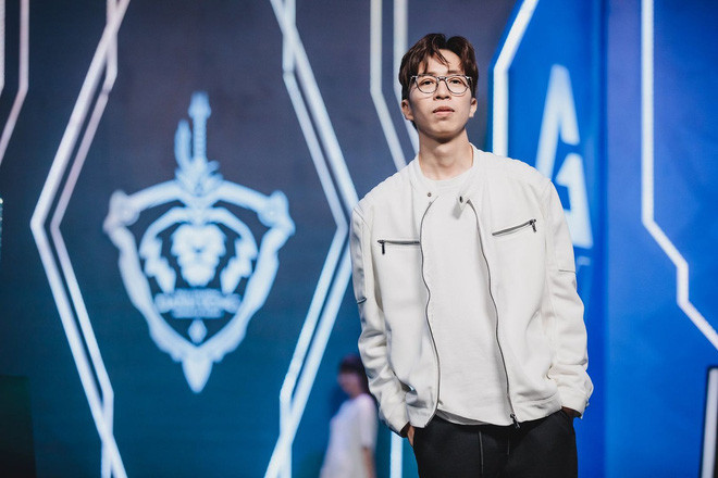 Nằm trong nhóm Tứ hoàng streamer, Hoàng ViruSs là khách mời được nhiều người quan tâm.