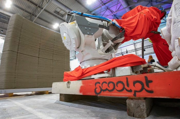 Nhà in 3D đầu tiên có diện tích sàn là 43m2, có ba phòng: phòng tắm kèm vệ sinh, phòng khách kèm bếp và phòng ngủ. Tòa nhà được thả neo trên một cái phao và con người có thể sinh sống trong đó.