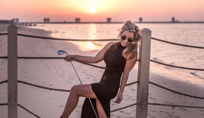 Chelsea hiện là đại sứ thương hiệu cho nhãn hàng OptiShot Golf và thu hút gần 18.000 người theo dõi trên Instagram.