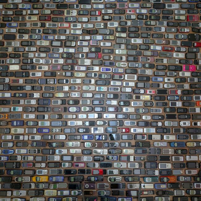 Bộ sưu tập đồ sộ công phu của anh là minh chứng cho thấy công nghệ đã tiến được một bước xa như thế nào.