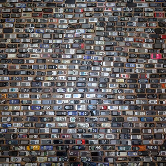 Bộ sưu tập đồ sộ công phu của anh là minh chứng cho thấy công nghệ đã tiến được một bước xa như thế nào.