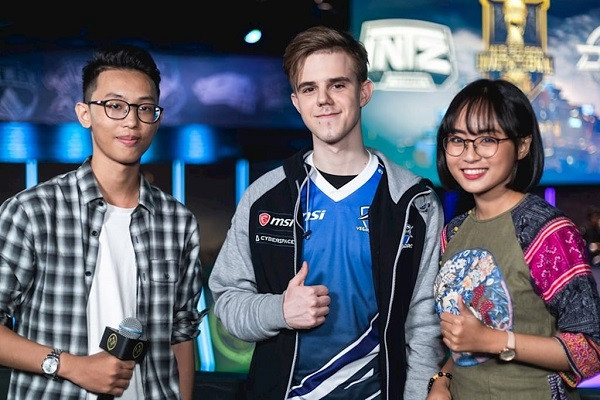 Trước đó, nữ thần LMHT Việt đảm nhiệm vai trò dẫn chương trình cho eSports 247 từ năm 2014 với sức hút không hề nhỏ.