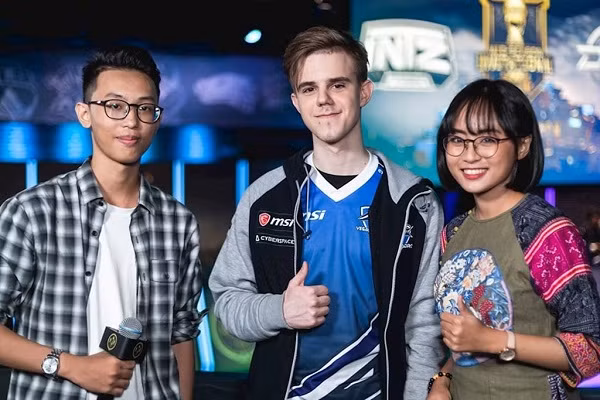 Trước đó, nữ thần LMHT Việt đảm nhiệm vai trò dẫn chương trình cho eSports 247 từ năm 2014 với sức hút không hề nhỏ.