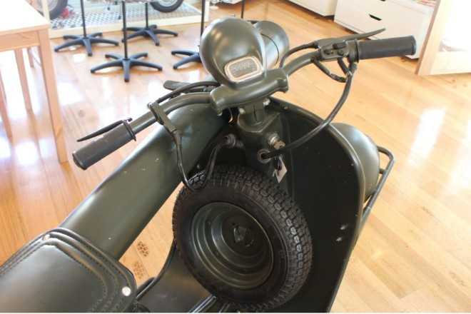 Khi tiến tới quan sát gần chiếc xe, có chuyên gia lại nhận định rằng khẩu pháo M20 được thiết kế trên Vespa 150 TAP rất khó có thể bắn được khi di chuyển bởi vì được cố định lỏng dọc theo khung xe. Dù có rất nhiều thông tin còn chưa rõ ràng về Vespa 150 TAP trên mạng internet, nhưng hầu hết các thông tin đều khẳng định lái xe có khả năng bắn pháo M20 khi đang di chuyển.