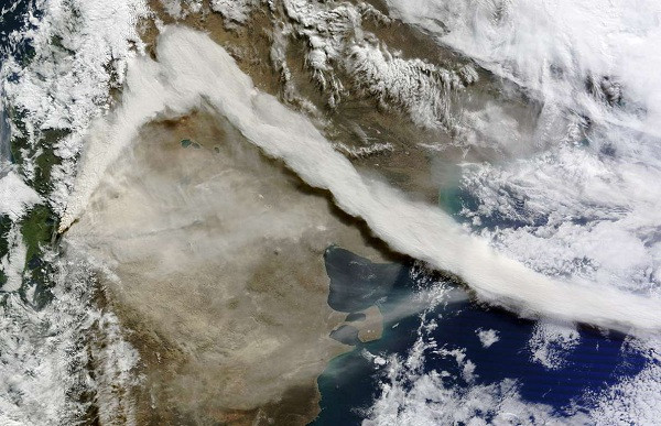 Núi lửa Puyehue-Cordón Caulle của Chile không chỉ giúp hình thành vùng đất nơi cư dân gần đó sinh sống mà còn giúp cung cấp năng lượng địa nhiệt cho khu vực. Điều này chứng minh núi lửa không hoàn toàn tiêu cực mà còn có tác động tích cực đến cuộc sống của con người.