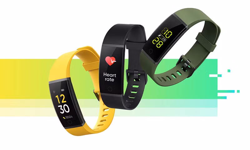 Xét về màu sắc thì Realme band thua đứt Miband 4, với chỉ 3 màu là ít lựa chọn hơn, một điểm chú ý là đây là sản phẩm mới nên các đơn vị sản xuất thứ 3 cũng chưa có nhiều mẫu dây đeo thay thế như Miband 4.
