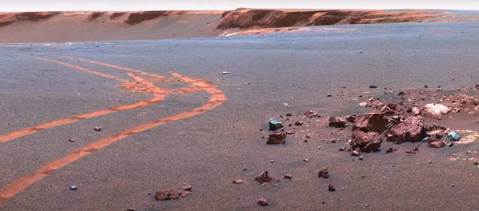 Rover MER-B Opportunity hoạt động lên tới 14,5 năm tới tận ngày 10/6/2018, nó bị hạ gục bởi một cơn bão cát trên hành tinh đỏ.