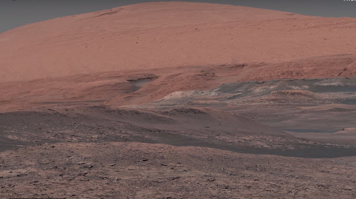 Đó là bộ đôi 2 rover Spirit và Oppotunity của dự án MER - Mars Exploration Rover phóng năm 2003, đáp lên hành tinh đỏ tháng 1/2004 và Curiosity phóng tháng 11/2011 và đáp ngày 6/8/2012.