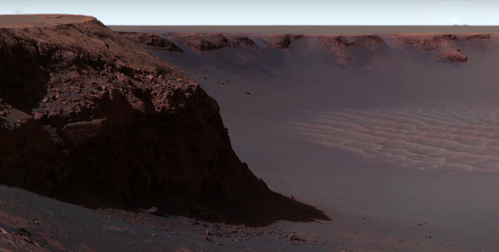 Opportunity đang nắm giữ kỉ lục chiếc xe di chuyển được quãng đường dài nhất ở ngoài địa cầu, tổng cộng 45,16km.