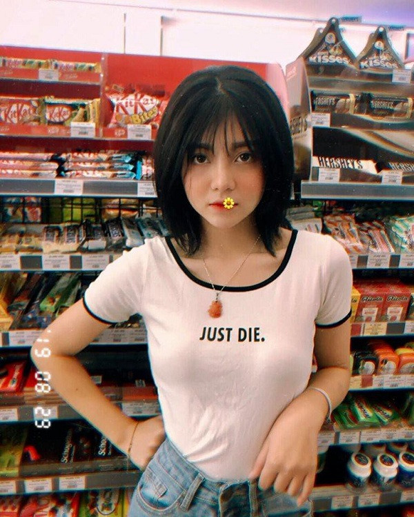 Nhắc đến top nữ streamer nóng bỏng nhất Việt Nam mà không có cô nàng Trang Banana thì thật thiếu sót. Sở hữu làn da trắng sáng, khuôn mặt đáng yêu và nụ cười tỏa nắng, Trang Banana là hình tượng ''bạn gái quốc dân'' của anh em trong làng game Việt.