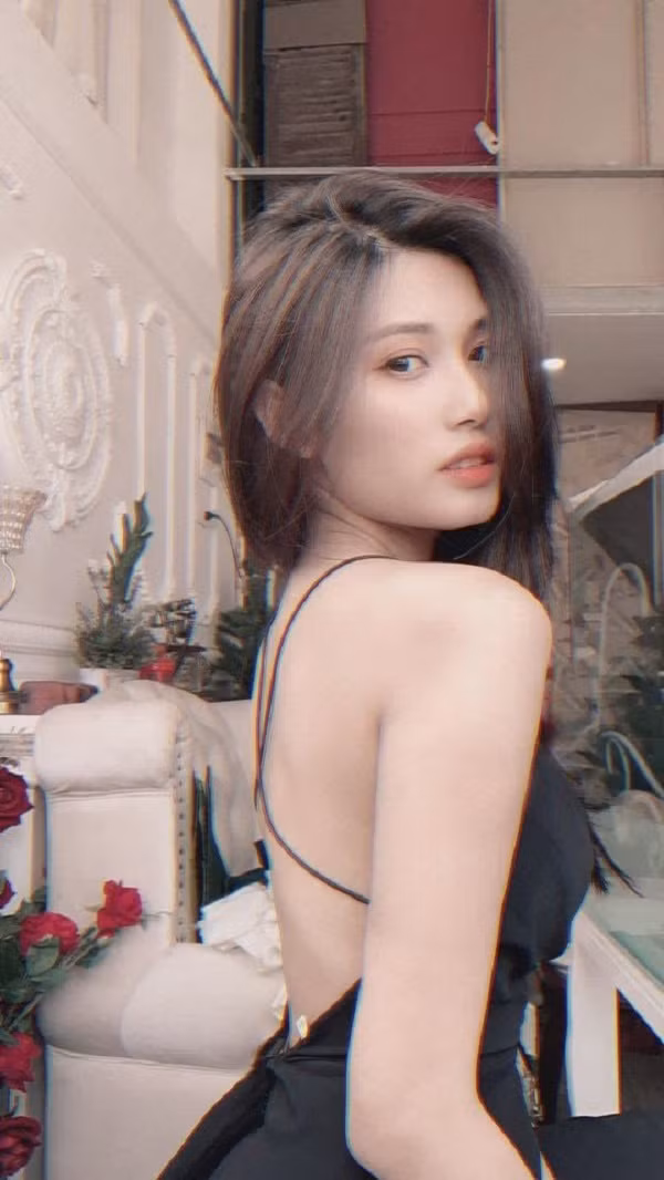 Cô nàng Pokemon của làng game Việt - Nga Pika không chỉ ''đốn tim'' anh em game thủ bởi khả năng gánh team, giọng nói ngọt ngào mà còn bởi vẻ đẹp nhẹ nhàng trong trẻo.