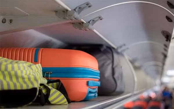 . Ngoài ra nguyên nhân của bí mật trên máy bay này là giúp hành khách có thể tiết kiệm thời gian sắp xếp đồ đạc của mỗi hành khách khi lên máy bay. Tìm nguyên nhân máy bay VietJet trượt khỏi đường băng Tân Sơn Nhất | VTC Now