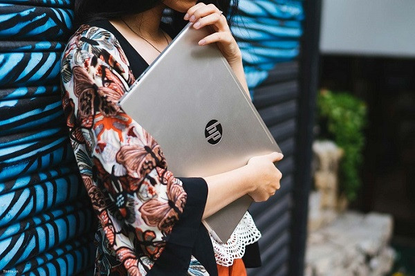  HP Pavilion 14-ce1014TU (khoảng 12,5 triệu): Nếu bạn đang kiếm tìm mua chiếc laptop có diện mạo hiện đại sang trọng, được tích hợp nhiều tính năng thú vị và cũng sở hữu hiệu năng ấn tượng thì HP Pavilion 14-ce1014TU chính là sản phẩm tối ưu dành cho bạn. Ảnh: tinhte.vn