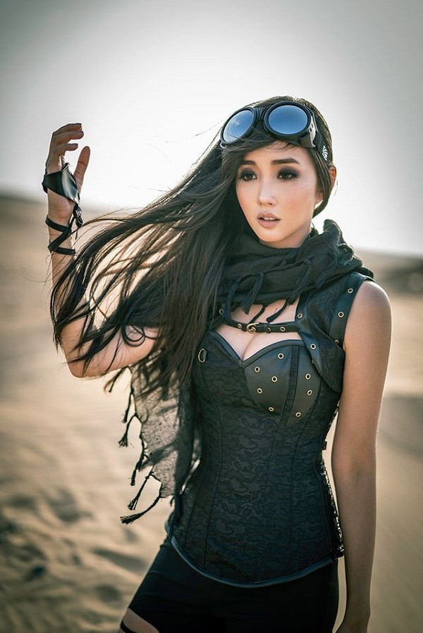 Và không để nhà phát hành thất vọng, livestream chơi LMHT của cô nàng đã thu hút được lượng người xem khổng lồ trên nền tảng Facebook.