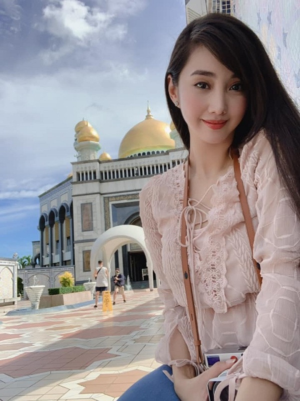 Chính điều này đã giúp nữ streamer xinh đẹp trở thành đối tác của nền tảng này với các tựa game như Dota 2 và Liên Minh Huyền Thoại.