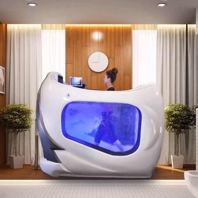 Để giảm cân một số người đã sử dụng máy chạy bộ tại nhà đồng thời có thêm một chiếc máy khác để spa làm đẹp. Nhưng chiếc máy chạy bằng nước trong hình này sẽ kết hợp hai chức năng đó lại cho bạn, làm giảm chi phí lẫn thời gian luyện tập cho cơ thể.