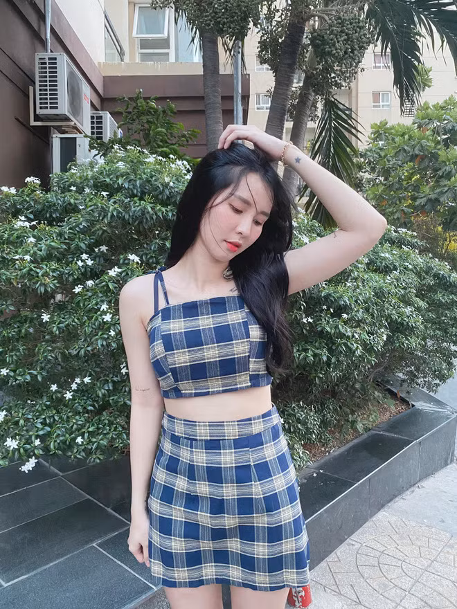 Ngân Sát Thủ là nữ streamer quen mặt trong cộng đồng mạng Việt Nam. Cô tên thật là Huỳnh Kim Ngân, sinh năm 1994. Nổi danh từ năm 2015 khi tham gia TalkTV.