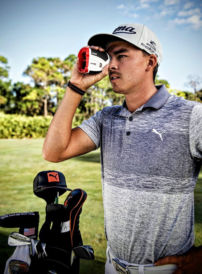 Ống nhòm đo khoảng cách Bushnell được ứng dụng công nghệ hiện đại giúp người dùng dễ dàng đo được khoảng cách từ vị trí golf thủ đứng đến lá cờ trong điều kiện gió to với kết quả rất chính xác.