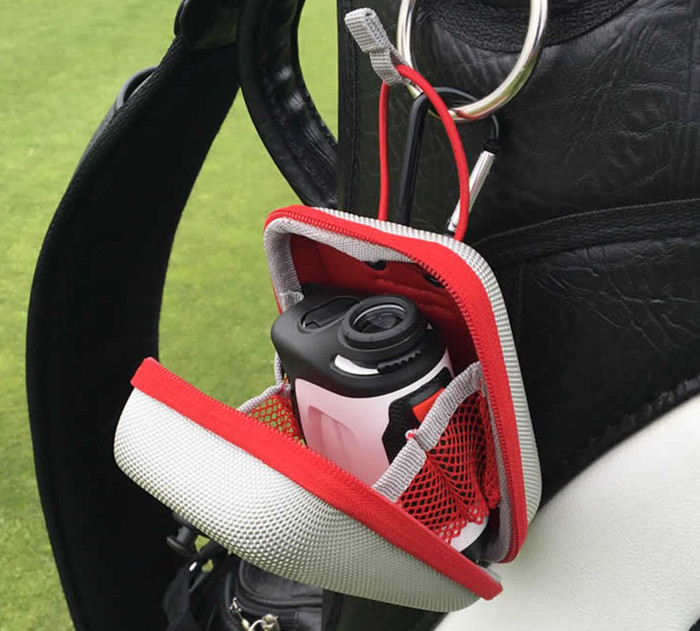 Ống nhòm chơi golf thiết kế rất nhỏ gọn, cầm thao tác vô cùng thoải mái. Các sản phẩm ống nhòm chơi golf Bushnell được thiết kế theo tiêu chuẩn IPX7 có khả năng chống thấm nước giúp người dùng có thể sử dụng dưới mọi điều kiện thời tiết.