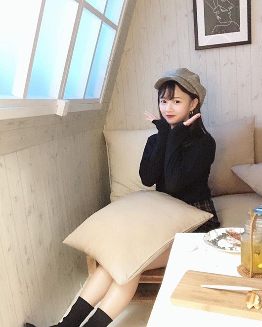 Mỗi bức ảnh Qian Qian đăng tải đều làm người xem đỏ mặt bởi thời trang hở bạo, dù thế nhưng cô nàng vẫn gây ấn tượng nhờ vào gương mặt khả ái.