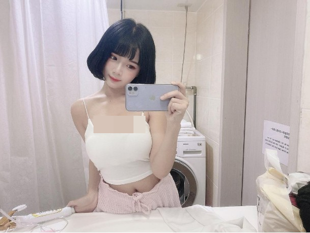 Gương mặt ngây thơ, trong sáng tựa như một thiếu nữ mới lớn đi kèm vòng 1 "khủng" chính là yếu tố nổi bật nhất giúp cô nàng chiếm được cảm tình từ dân mạng.