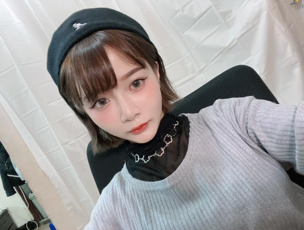 Qian Qian là một trong những nữ streamer nổi tiếng trên mạng xã hội xứ Trung. Điều đặc biệt là cô nàng chỉ mới chính thức bước sang tuổi 18 dù trước đó ít nhiều đã có được danh tiếng.