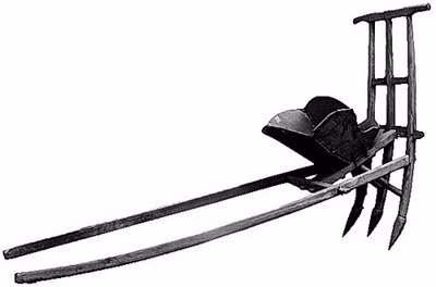 Những người nông dân Trung Quốc bắt đầu sử dụng thiết bị gieo hạt từ thế kỷ thứ 2 TCN. Thiết bị này giúp cho công việc trở nên dễ dàng hơn và cải thiện sản lượng cũng như chất lượng nông sản ở Trung Quốc.