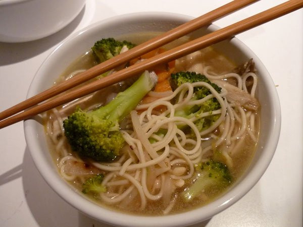 Nhiều người cho rằng mì ống phải do người Ý nghĩ ra nhưng không, sự thực là người Trung Hoa cổ đại đã sáng tạo ra món ăn này từ 4000 năm trước. Vào năm 2006, các nhà khảo cổ học đã khai quật được một khu dân cư ở tỉnh Thanh Hải và đã phát hiện ra một bát mì sợi bị chôn vùi dưới đất 10 feet.