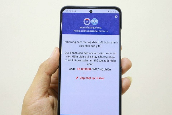 Trước Tuấn Hưng, travel blogger nổi tiếng Ngô Trần Hải An (nickname Quỷ Cốc Tử) cũng đã hoàn thành việc khai báo y tế sau chuyến công tác Nhật Bản. Trên Facebook cá nhân anh cũng hướng dẫn cách sử dụng app và không quên nhắc người hâm mộ về việc lan truyền tin giả, trốn cách ly hay nhờ người đi cách ly thay.