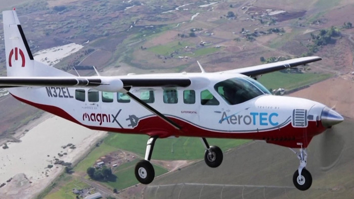 Để phát triển phương tiện, nhóm thiết kế sử dụng máy bay tầm trung Cessna Grand Caravan và trang bị thêm động cơ điện.