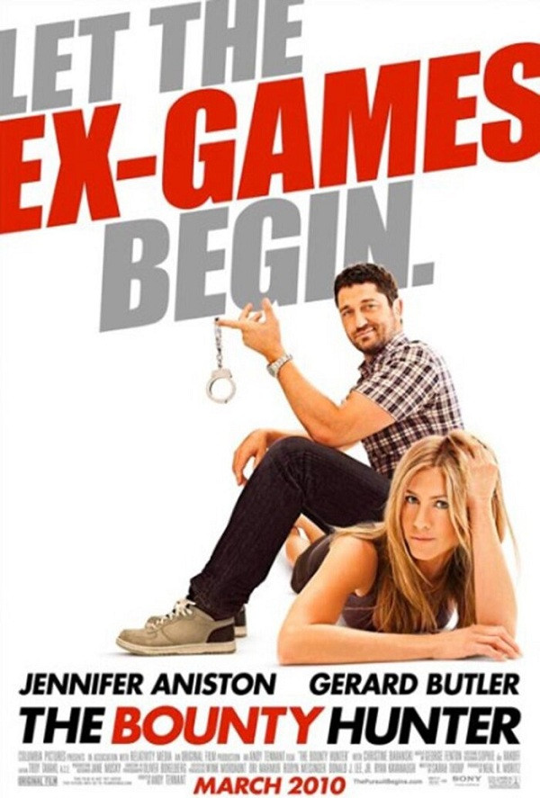 The Bounty Hunter: Nhìn từ góc này thì cơ thể Jennifer Aniston sẽ dài một cách miên man và khó hiểu, trong khi đó, thông thường Gerard Butler nếu ngồi ở tư thế này chắc chắn cũng sẽ bị… ngã ngửa.