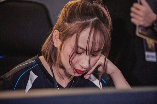 Từng thi đấu cho nhiều giải đấu chuyên nghiệp, còn hiện tại Sea Kiu là một streamer. Năm 2019, Sea Kiu tham gia Đấu Trường Sinh Tồn và đảm nhiệm vị trí Cover.