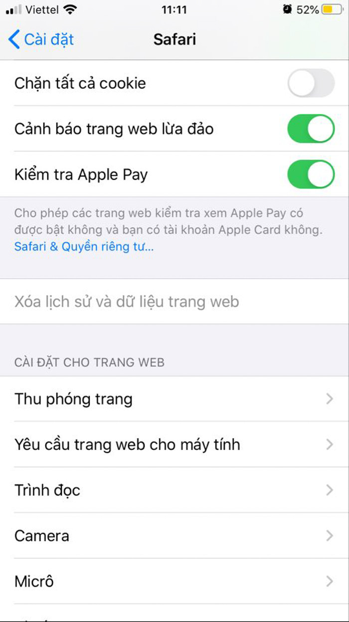 Xoá bộ nhớ đệm trong Safari. Trước khi thực hiện xoá dữ liệu, bạn cần đảm bảo rằng mình đã nhớ tất cả các mật khẩu. Quá trình này sẽ khiến bạn bị đăng xuất ra khởi các website mà mình thường truy cập. Ở “Settings”, tìm “Passwords &amp; Accounts” và chọn “Safari”. Lúc này bạn sẽ thấy tuỳ chọn “Clear History and Website Data.” Điện thoại sẽ yêu cầu bạn xác nhận lại yêu cầu. Sau khi xác nhận, bộ nhớ đệm trong Safari sẽ được xoá.