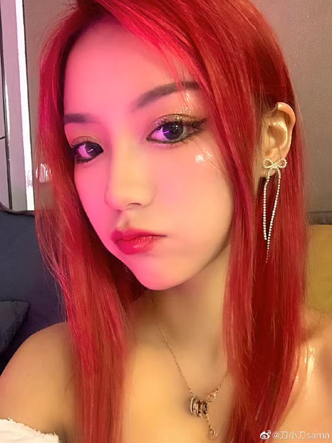 Dẫu vướng phải lùm xùm kể trên, Tiểu Đao vẫn nhận được sự ủng hộ của đông đảo người hâm mộ trung thành.