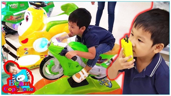 Những hình ảnh tinh nghịch của Beam, một cậu bé đang sống ở Thái Lan trên kênh Beam Copphone 2,9 triệu follow nhận được rất nhiều lượt xem từ dân mạng. Thu nhập năm dự kiến của nhóc tì này khoảng 635.100 USD - 10,2 triệu USD.