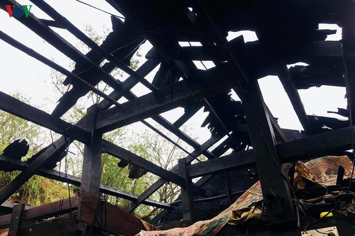 Ông Vương Thế Mẫn, Phó Chủ tịch UBND huyện Phong Thổ, tỉnh Lai Châu cho biết, đến nay, trên địa bàn có 2 người chết, 1 người mất tích do lũ cuốn, 2 người bị thương được đưa đi cấp cứu.