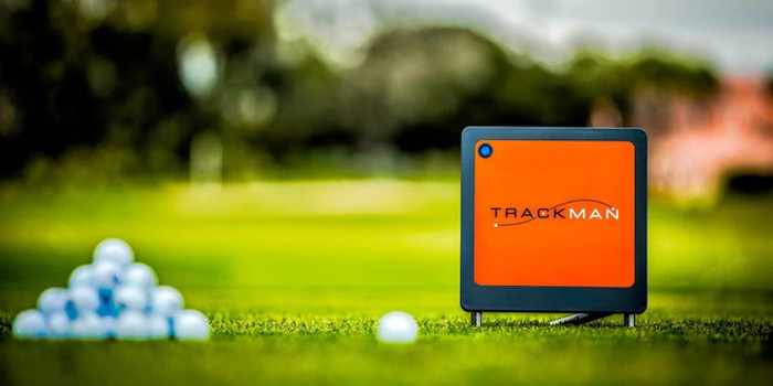 Màn hình khởi động theo dõi quả bóng, đồng thời giúp người chơi cải thiện các cú swing.