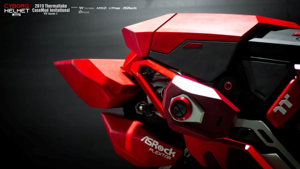 Bộ RAM được sử dụng là DDR4 3200MHz 32GB (8GB x 4). Đặc biệt case có đi kèm hệ thống làm mát độc đáo bằng chất lỏng.