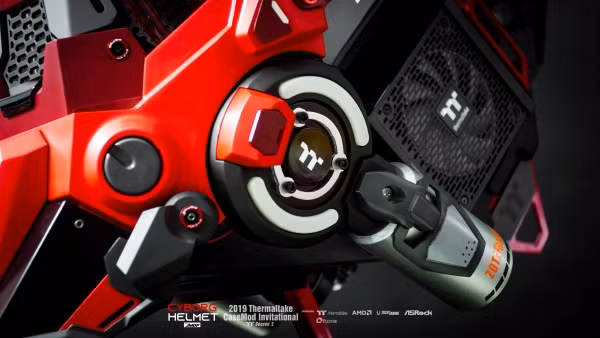 Ngoài ra, bộ case siêu độc còn được trang bị ổ cứng Plextor SSD M9PeGN 256GB M.2 2280 PCIe NVMe 3.0 x4.