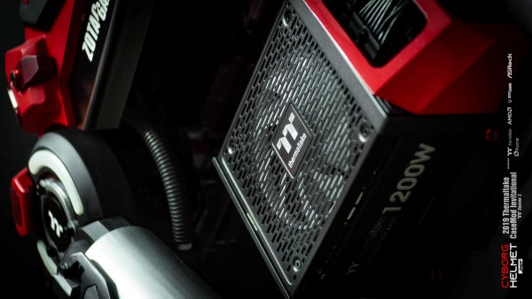 Không chỉ có vẻ ngoài cực ngầu, bộ case PC mô phỏng robot còn sở hữu cấu hình "khủng", đáp ứng tốt mọi nhu cầu giải trí của game thủ.