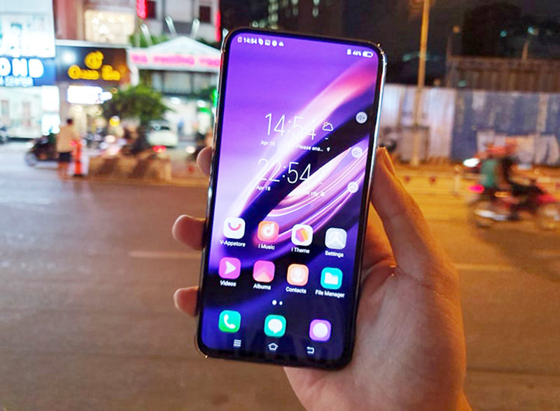 Trinh dien ra mat Bphone 86: Hay lam, do nhieu-Hinh-2