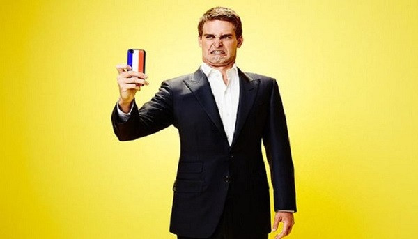 Iphone được cho là dòng điện thoại yêu thích của Evan Spiegel, CEO của Snapchat. Trong quá khứ ông từng nhiều lần nhắc tới chiếc iPhone 5, thậm chí còn cho biết mình không cần sử dụng ốp lưng bởi luôn rất cẩn thận khi dùng. Hiện tại có thể vị tỷ phú thế giới này cũng đang sở hữu một chiếc iPhone phiên bản mới hơn.